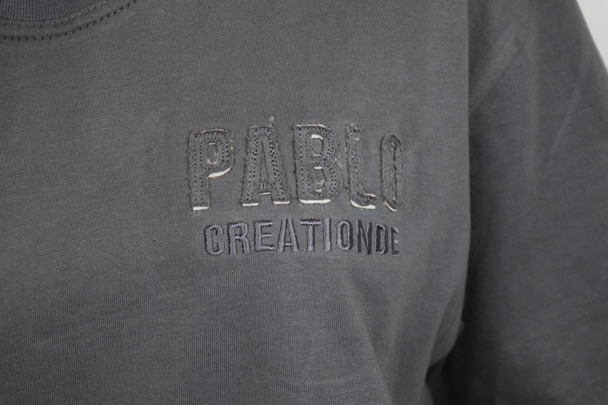 T-Shirt Grau